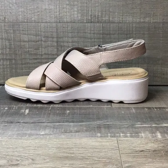 Clarks - Jillian Spring “Sand Leather”