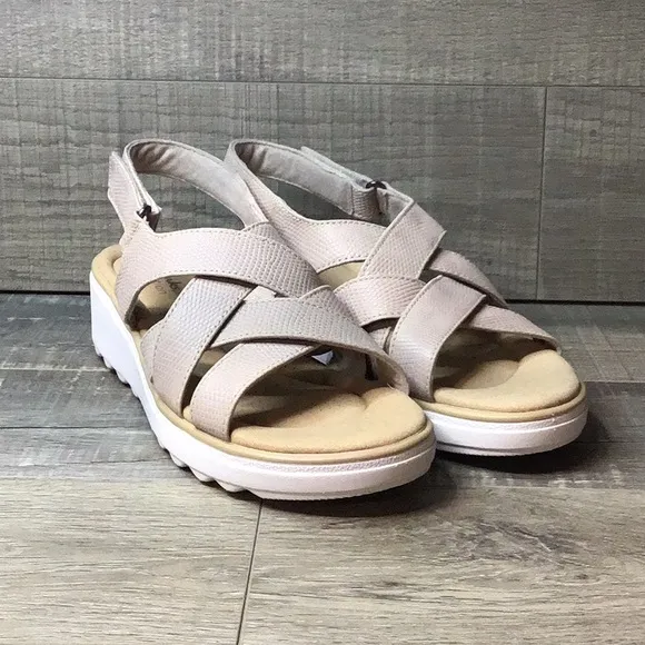 Clarks - Jillian Spring “Sand Leather”