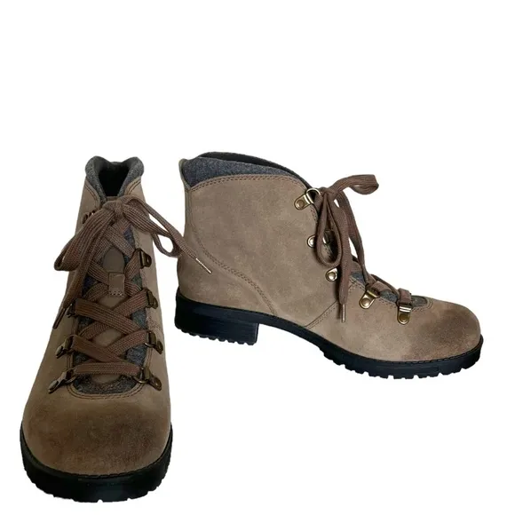 Clarks NEW Faralyn Alpha Soft Cushion Suede Hiking Boots In Taupe Size 9