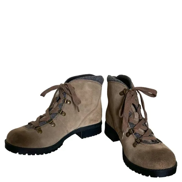 Clarks NEW Faralyn Alpha Soft Cushion Suede Hiking Boots In Taupe Size 9