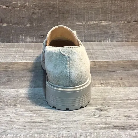 Clarks - Orinoco 2 Loafers - Light Sand Suede