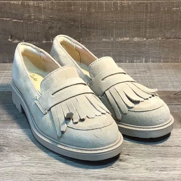 Clarks - Orinoco 2 Loafers - Light Sand Suede