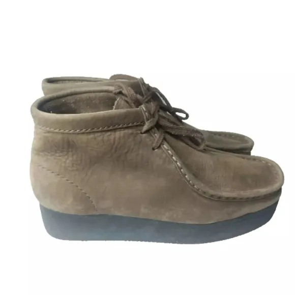 Clarks Wallabee Nubuck Leather Shoes Women's Size 10 M Brown