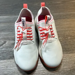 Clove athletic shoes woman’s size 7.5 (d48)