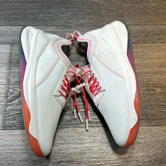 Clove athletic shoes woman’s size 7.5 (d48)