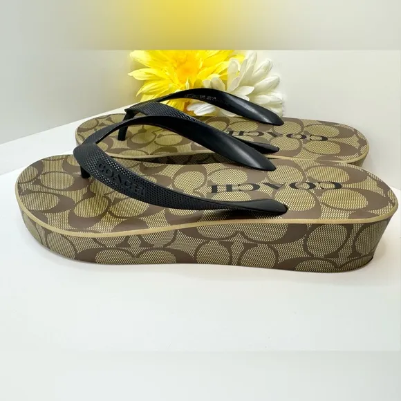 Coach Women's Lynn Wedge Khaki Black Flip Flop Platform Sandals 7B