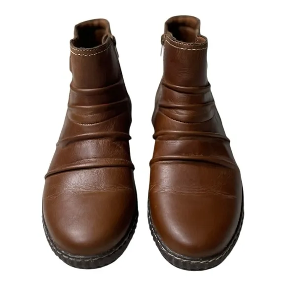 Collection By Clarks Women’s Caroline Orchid Brown Leather Ankle Boots