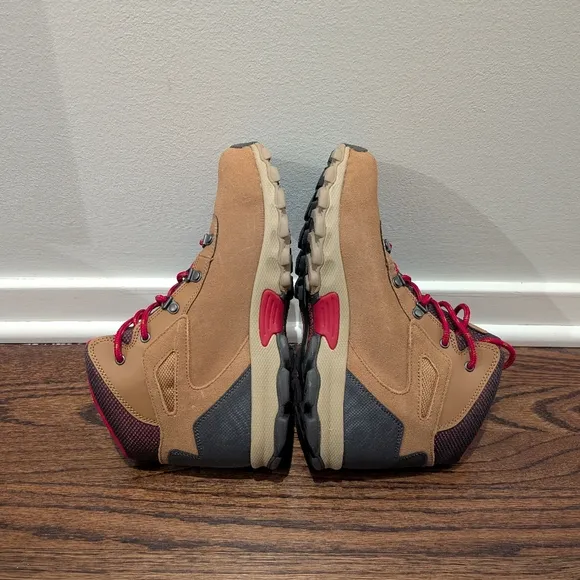 Columbia Newton Ridge Amped Hiking Boot Youth 7 UK 6 EUR 39