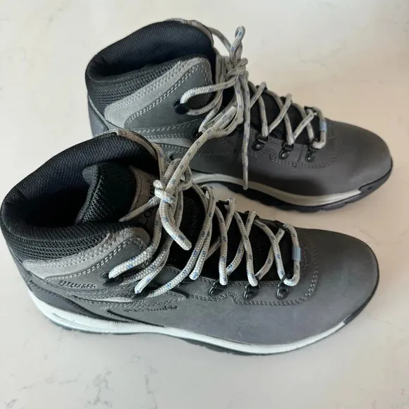 Columbia Newton Ridge Waterproof Hiking boots Size: 10.5