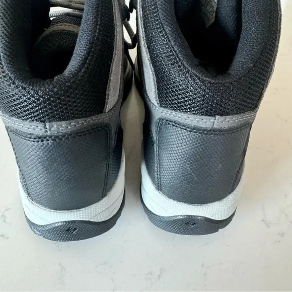 Columbia Newton Ridge Waterproof Hiking boots Size: 10.5