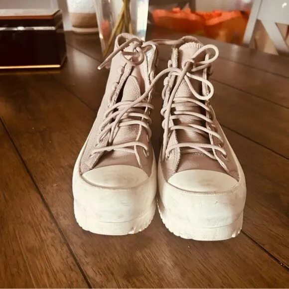Converse Chuck Taylor Women's  size 6.5 Lugged Boots Winter