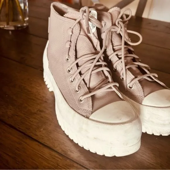 Converse Chuck Taylor Women's  size 6.5 Lugged Boots Winter