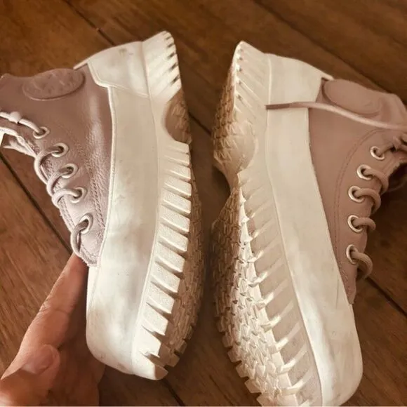 Converse Chuck Taylor Women's  size 6.5 Lugged Boots Winter
