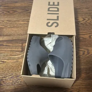 COPY - Gray Yeezy Slide Sandals kids