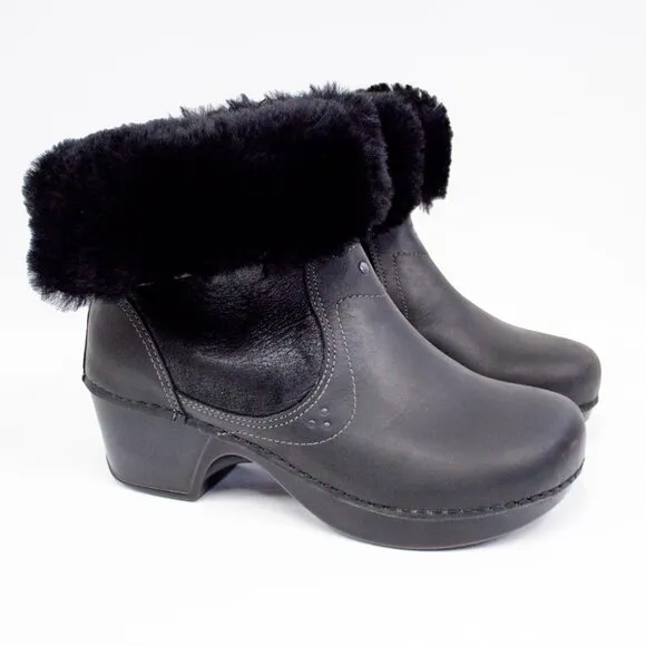 Dansko Boots Women's 8.5 Harper Black Leather Sheepskin Fur Lined Boots Size 39