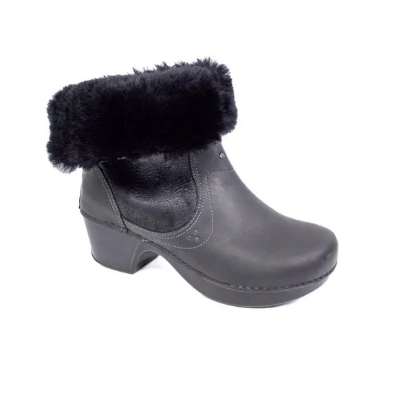 Dansko Boots Women's 8.5 Harper Black Leather Sheepskin Fur Lined Boots Size 39