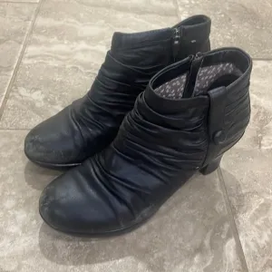 DANSKO BUFFY Black Leather Scrunch Ankle Booties Boots Size 39 EU / 8.5 US