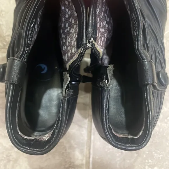 DANSKO BUFFY Black Leather Scrunch Ankle Booties Boots Size 39 EU / 8.5 US