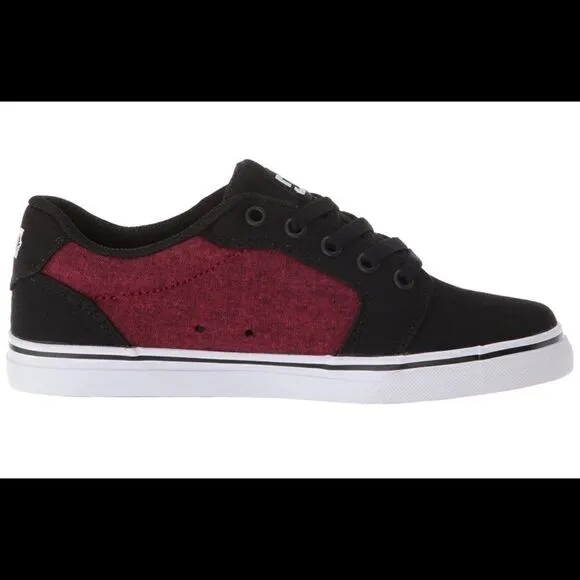 DC kid’s Anvil TX SE Sneaker