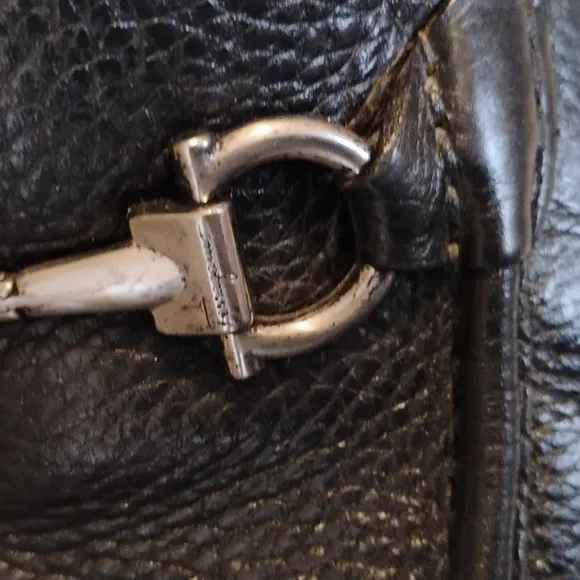 Detalles En El Talo N Y P  or El Lado De Adentro En La Parte De Atras Ver Fotos