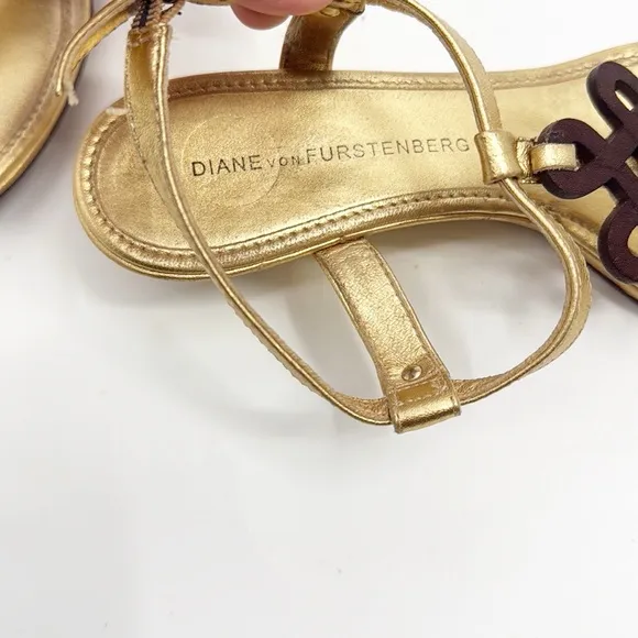 Diane Von Furstenberg metallic gold medallion mini wedge sandals womens 6