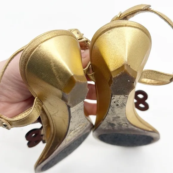Diane Von Furstenberg metallic gold medallion mini wedge sandals womens 6