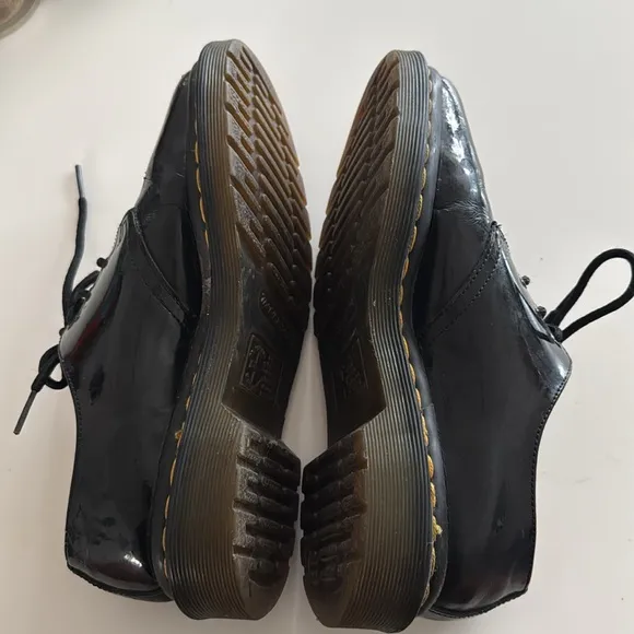 doc martens patent leather oxford shoes