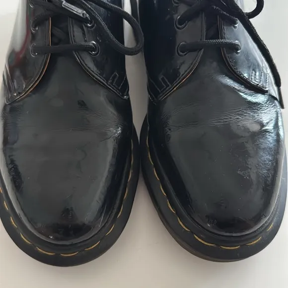 doc martens patent leather oxford shoes