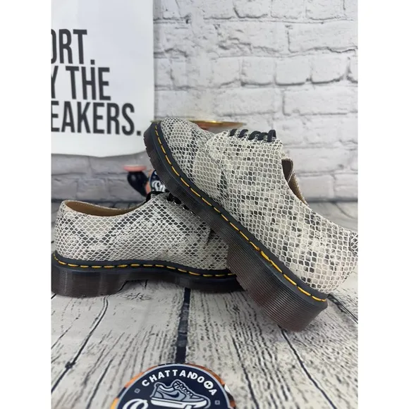 Dr Martens Oxford Shoes Womens SZ 5 Python White Snake Suede Leather 2046 NEW