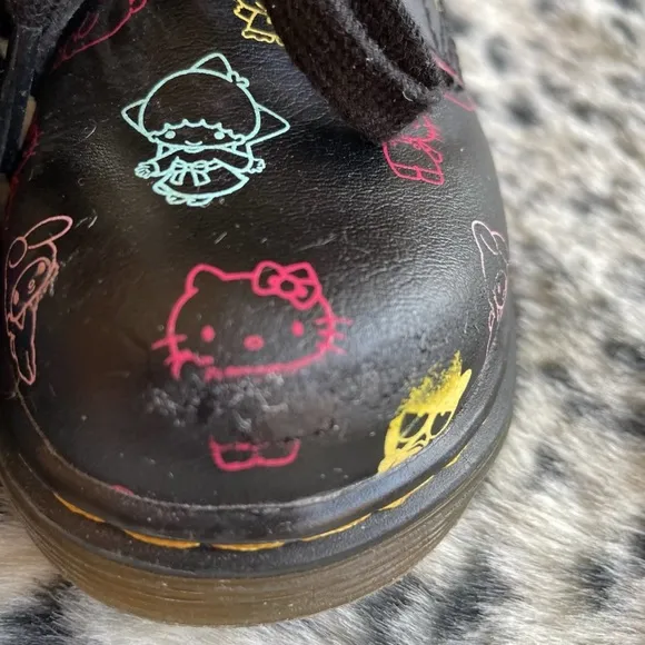 Dr. Martens X Sanrio Hello Kitty Leather...