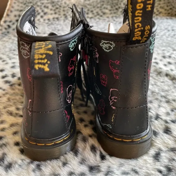 Dr. Martens X Sanrio Hello Kitty Leather...