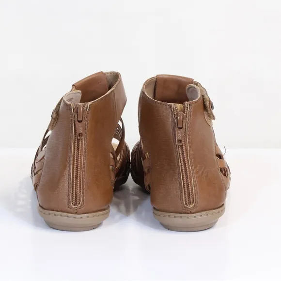 Earth Origins Bella Bruna Brown Almond Leather Gladiator Flat Sandals NWT NIB