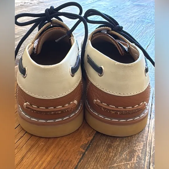 Elephantito Boat Shoes in Caramel Size 10 Toddler