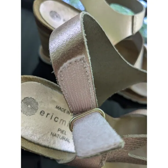 Eric Michael Sandal Womens Sz 8 Rose Gold Leather Wedge Heel AnkleStrap Metallic