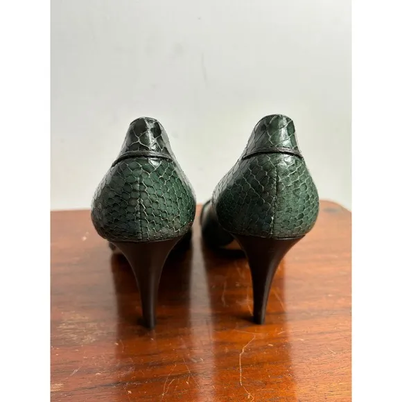 Escada Women's Green Alligator Pointed Toe Pump Size 37 Dressy Heeled Shoes NWOT