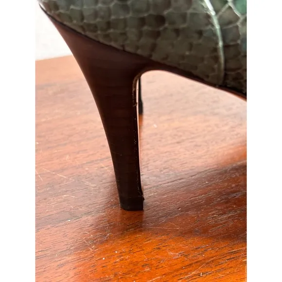 Escada Women's Green Alligator Pointed Toe Pump Size 37 Dressy Heeled Shoes NWOT