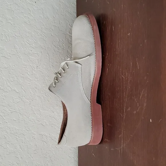 EUC. Kearny Lace Up Casual Shoes White Suede, 10M