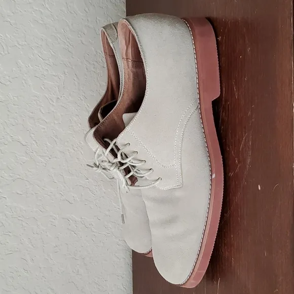 EUC. Kearny Lace Up Casual Shoes White Suede, 10M