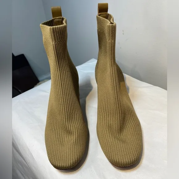 Everlane The Glove Boot ReKnit Ankle Heel Chelsea Pull on Sock Bootie Sz 8.5