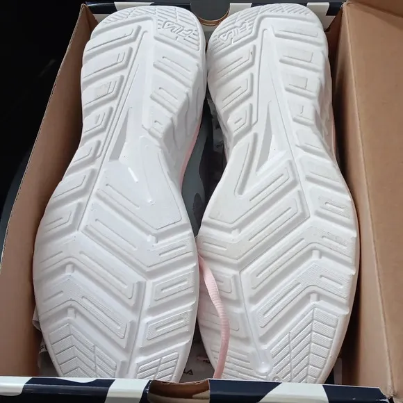 Fila memory foam women's shoes size 11 pink and gray sneakers