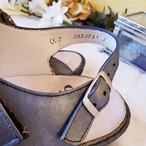 FINN COMFORT Adana Pewter Corten Leather T Strap Sling Silver Sandal Women US9.5
