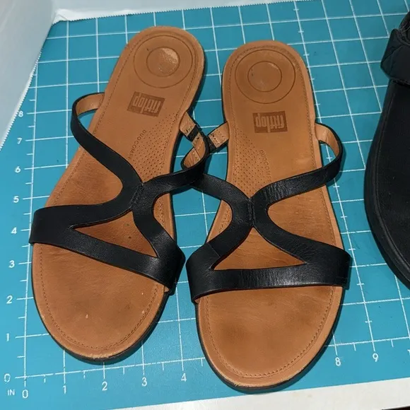 FitFlop Set of 3 Stylish Sandals 2  Black &amp; 1 Grey Sparkle 2 Thong 1Slide Size 8