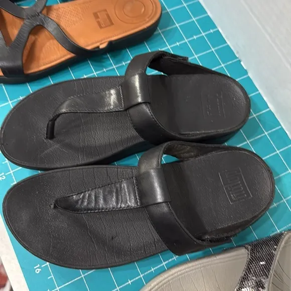FitFlop Set of 3 Stylish Sandals 2  Black &amp; 1 Grey Sparkle 2 Thong 1Slide Size 8