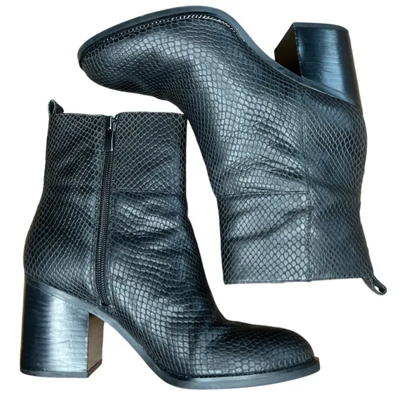 Franco Sarto Boots Pebbled Leather Black L-Owens Zipper Ankle Booties Sz 7.5