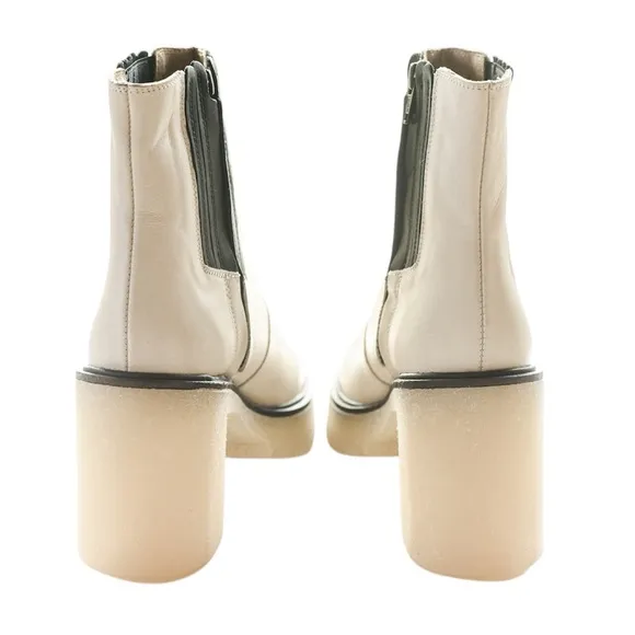 Free People James Chelsea Boot in White With Thick Lug Sole, Sz 38/7.5 With Box