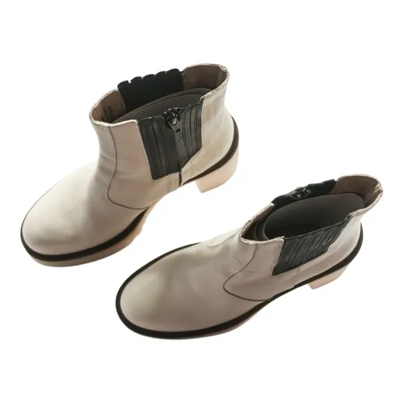 Free People James Chelsea Boot in White With Thick Lug Sole, Sz 38/7.5 With Box