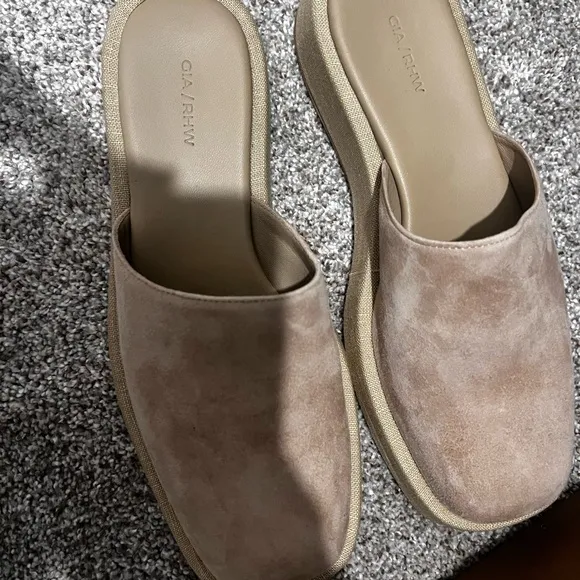 Gia  bhorghini Women's Beige Suede Mules