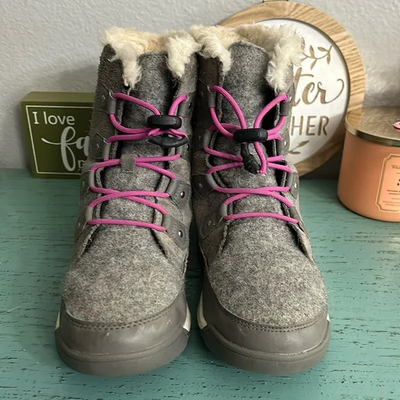 Girls Sorel Winter Boots SZ 6