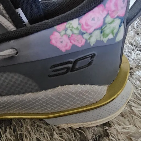 Girls under armour shoes