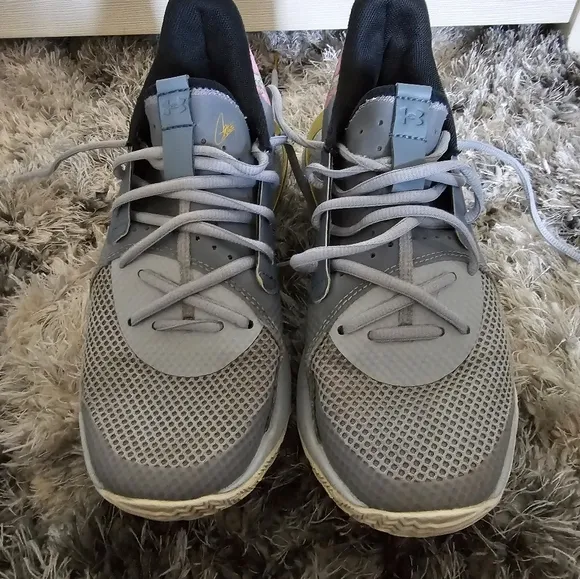 Girls under armour shoes
